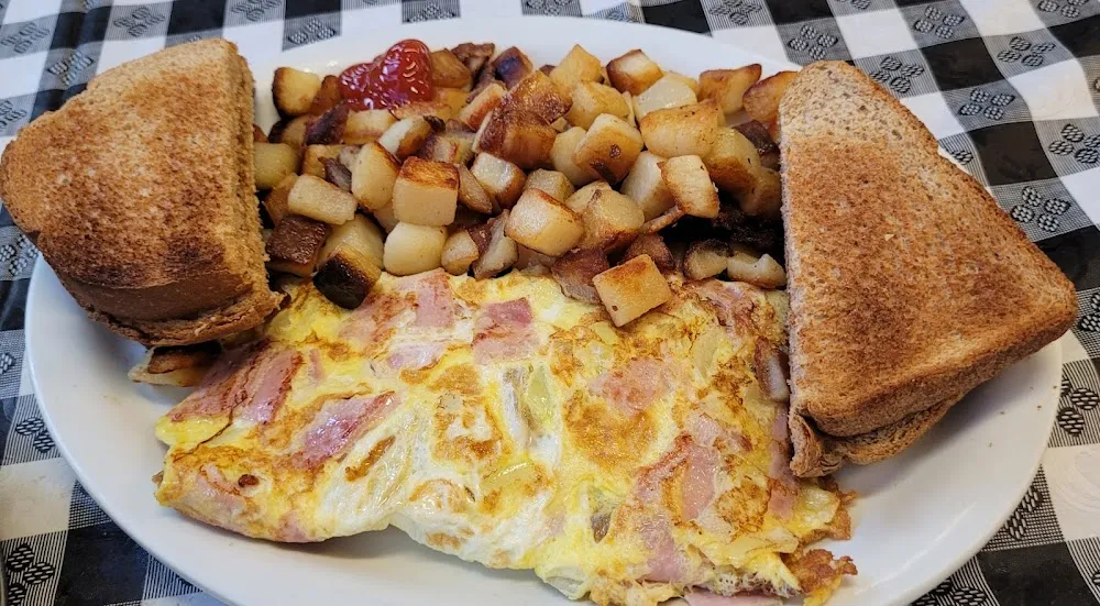 Western Omelette with a Side of Bacon and Home Fries